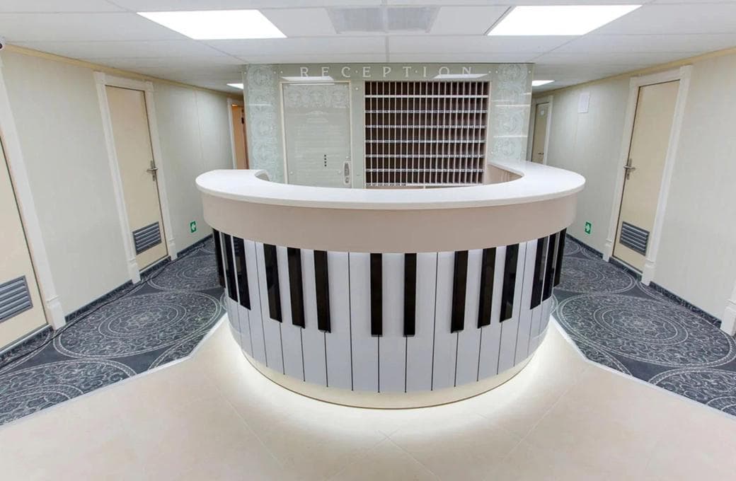 Лайнер Сергей Дягилев, компании Донинтурфлот. Фото 1