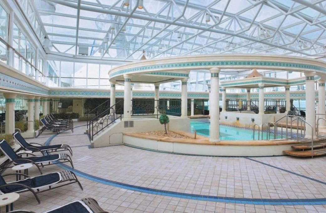 Лайнер Enchantment Of The Seas, компании Royal Caribbean International. Фото 1