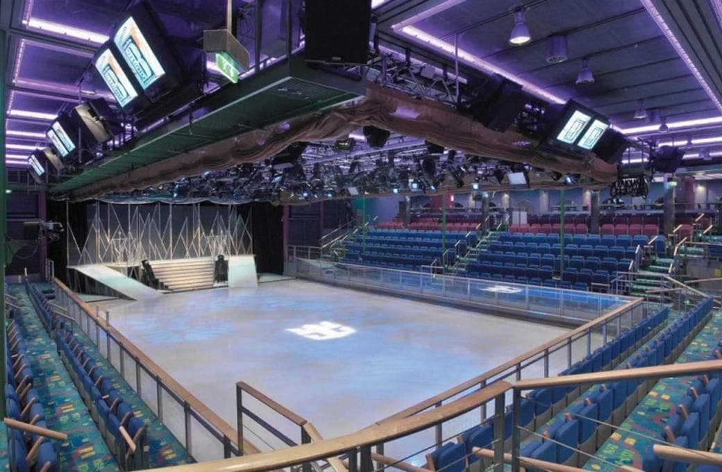 Лайнер Explorer Of The Seas, компании Royal Caribbean International. Фото 1