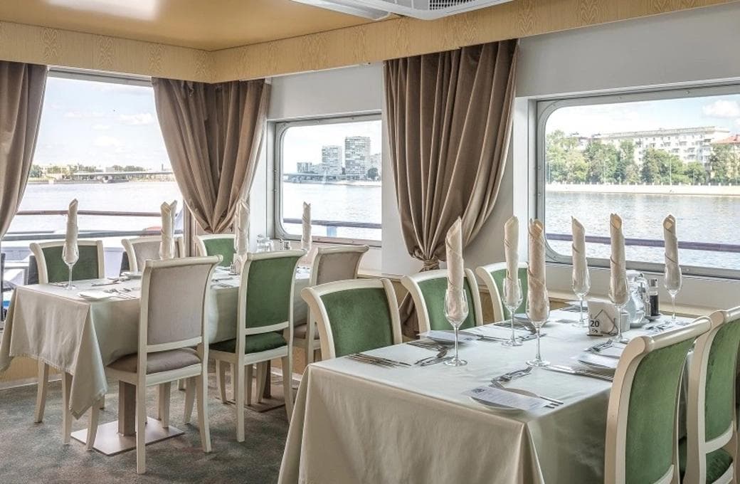 Лайнер Симфония севера, компании Созвездие. Фото 1