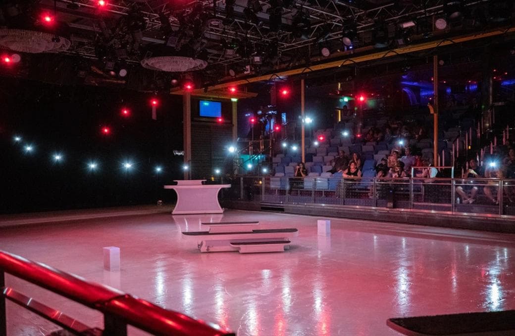 Лайнер Navigator Of The Seas, компании Royal Caribbean International. Фото 1