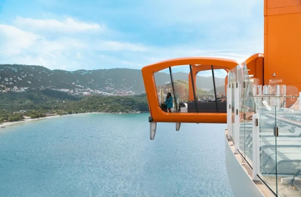 Лайнер Celebrity Beyond, компании Celebrity Cruises. Фото 1