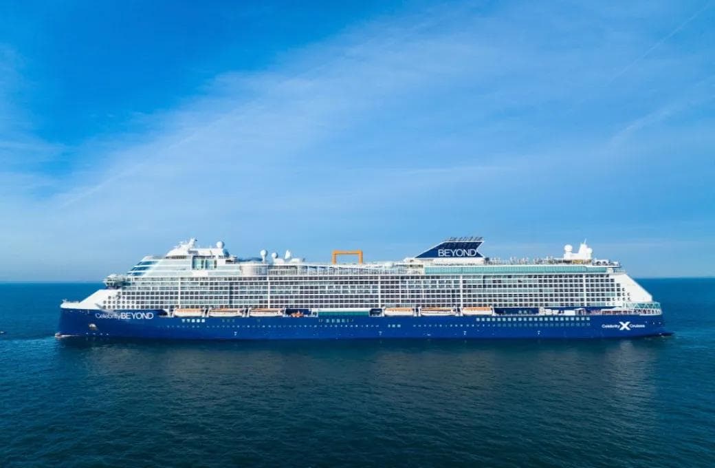 Лайнер Celebrity Beyond, компании Celebrity Cruises. Фото 1