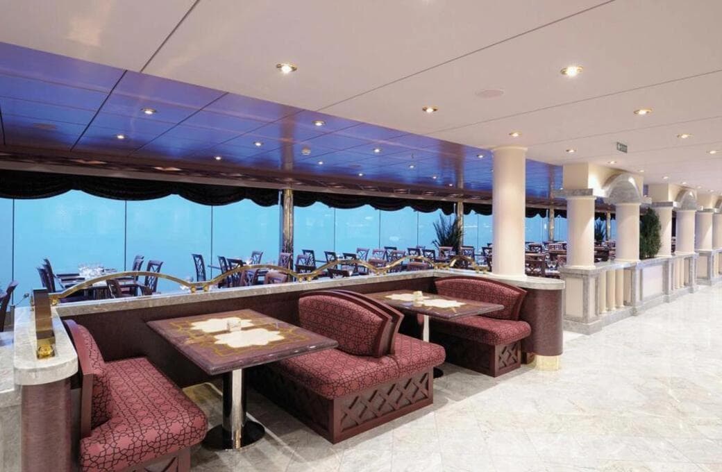 Лайнер MSC Poesia, компании MSC Crociere. Фото 1