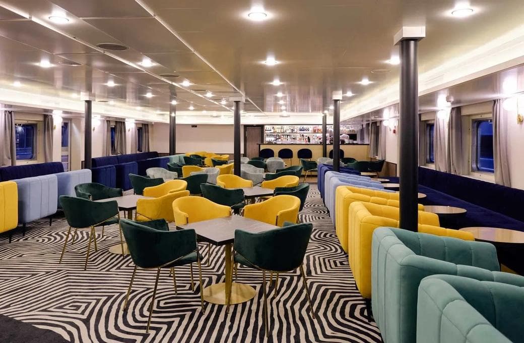 Лайнер Александра, компании Донинтурфлот. Фото 1