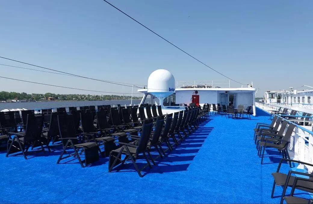 Лайнер Антон Чехов, компании Донинтурфлот. Фото 1