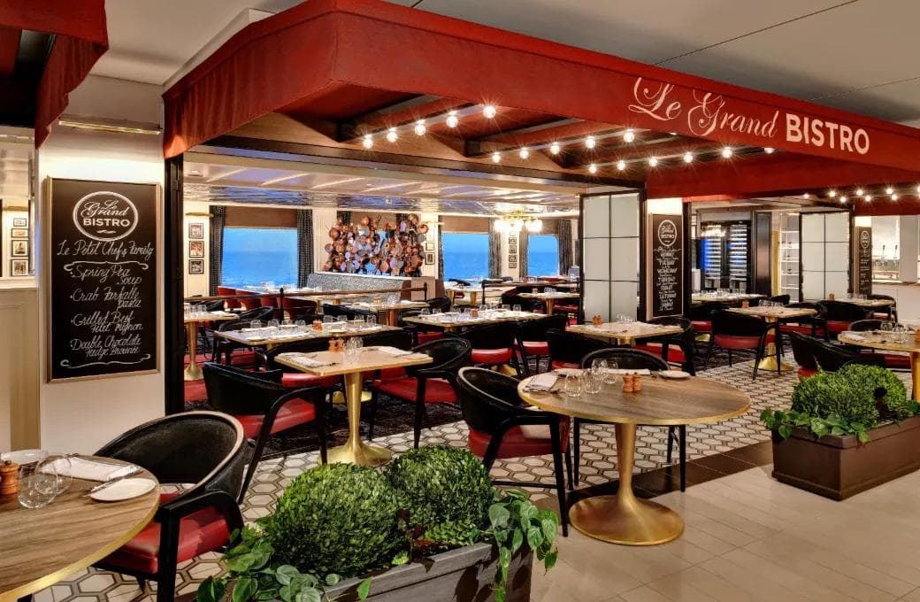 Лайнер Celebrity Beyond, компании Celebrity Cruises. Фото 1