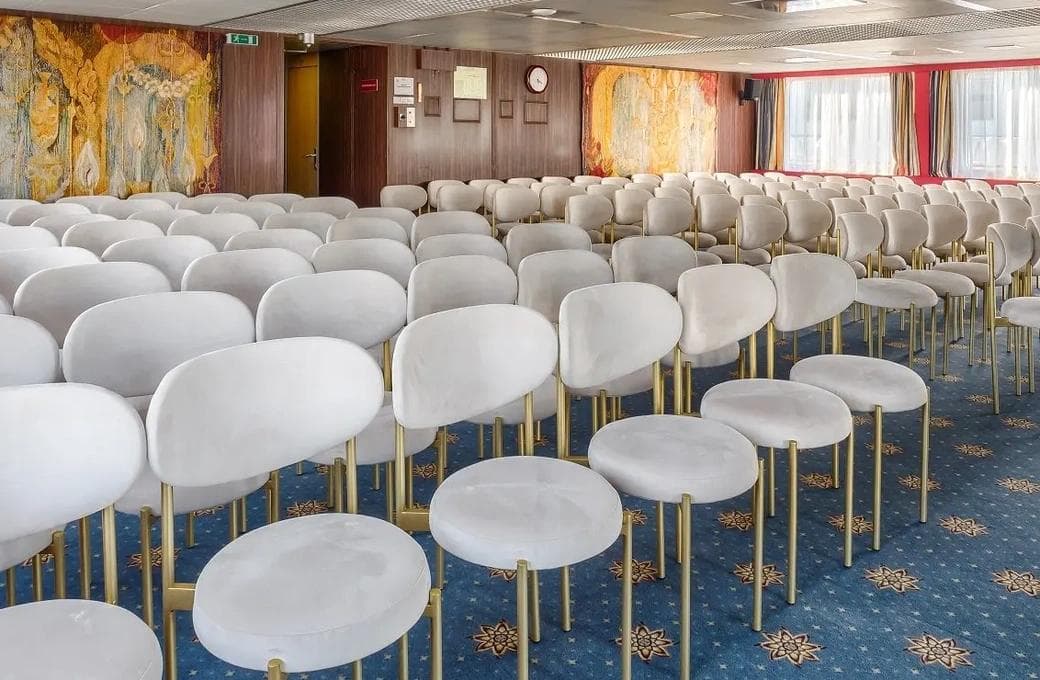 Лайнер Лев Толстой, компании ВодоходЪ. Фото 1