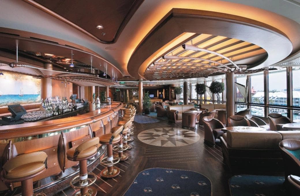 Лайнер Jewel Of The Seas, компании Royal Caribbean International. Фото 1