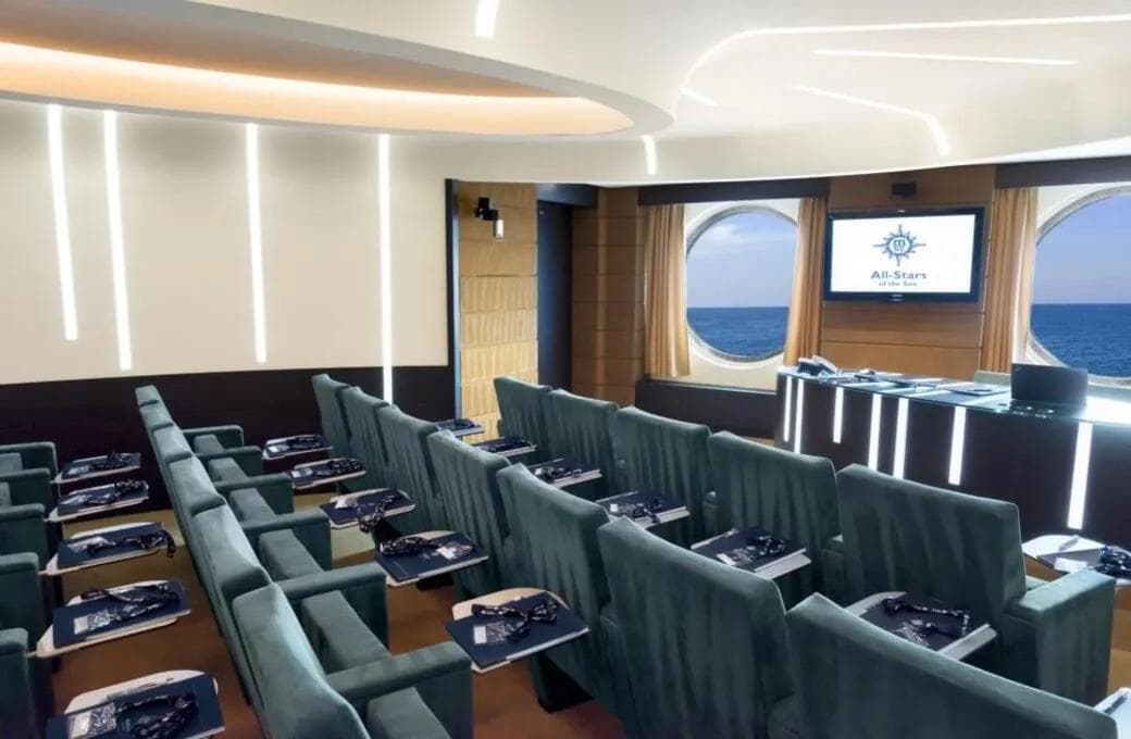 Лайнер MSC Fantasia, компании MSC Crociere. Фото 1