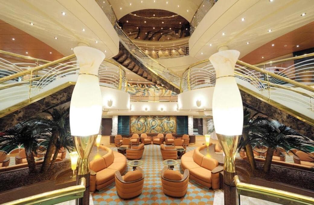 Лайнер MSC Poesia, компании MSC Crociere. Фото 1