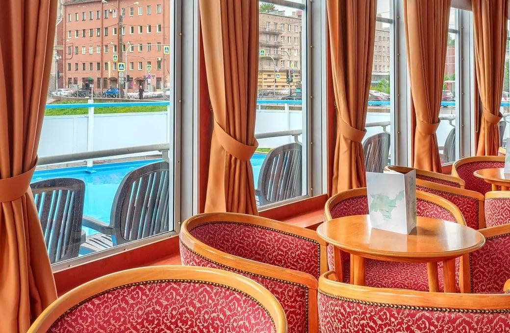 Лайнер Георгий Чичерин, компании ВодоходЪ. Фото 1