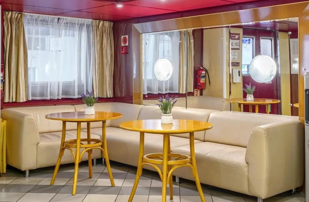 Лайнер Георгий Жуков, компании ВодоходЪ. Фото 1