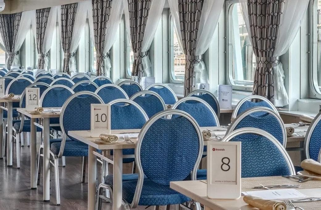 Лайнер Александр Радищев, компании ВодоходЪ. Фото 1