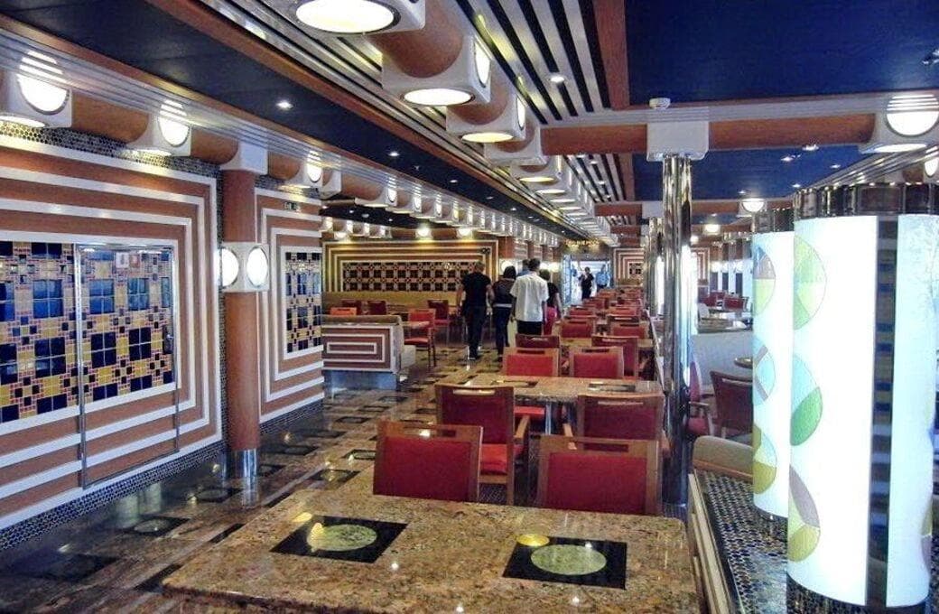 Лайнер Costa Fascinosa, компании Costa Cruises. Фото 1