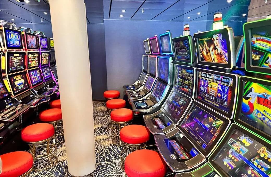 Лайнер Celestyal Discovery, компании Celestyal Cruises. Фото 1