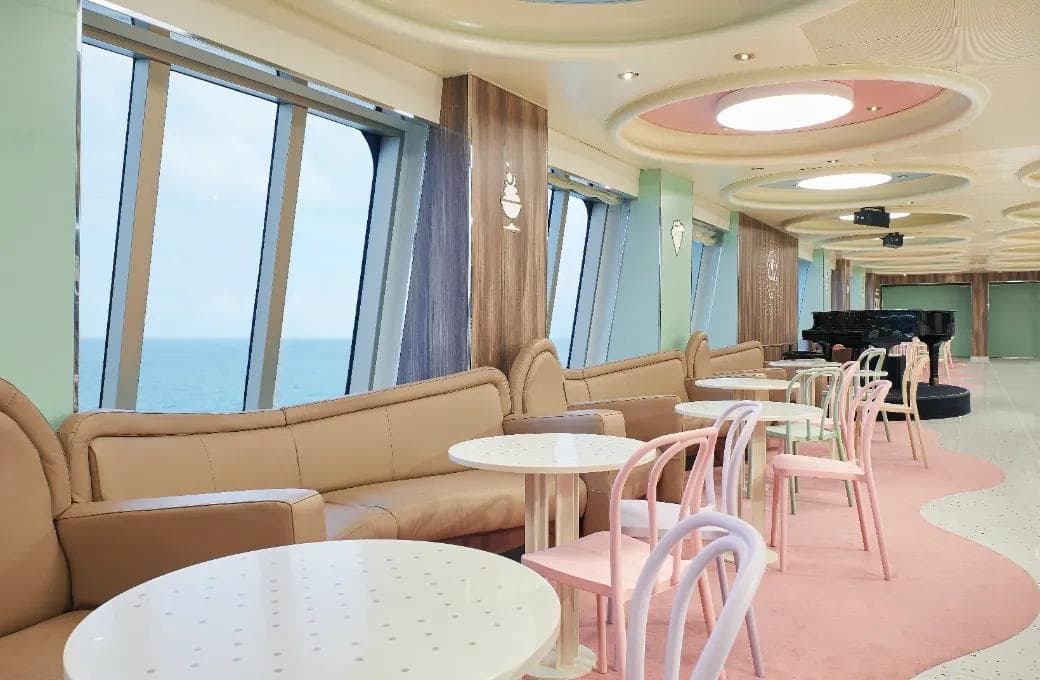 Лайнер Costa Serena, компании Costa Cruises. Фото 1