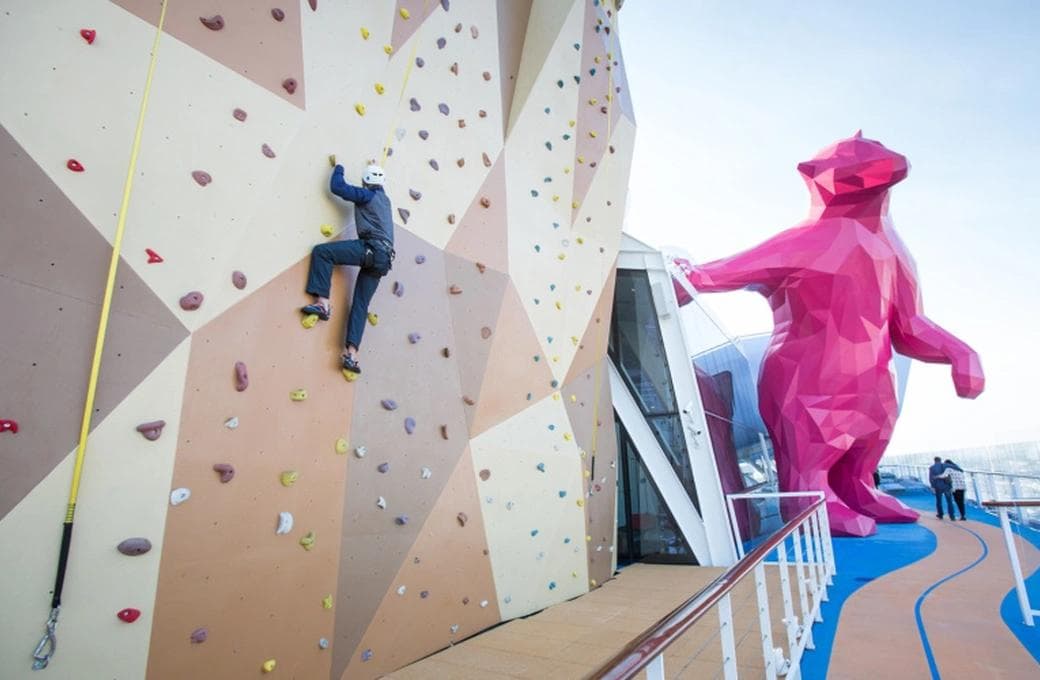 Лайнер Quantum Of The Seas, компании Royal Caribbean International. Фото 1