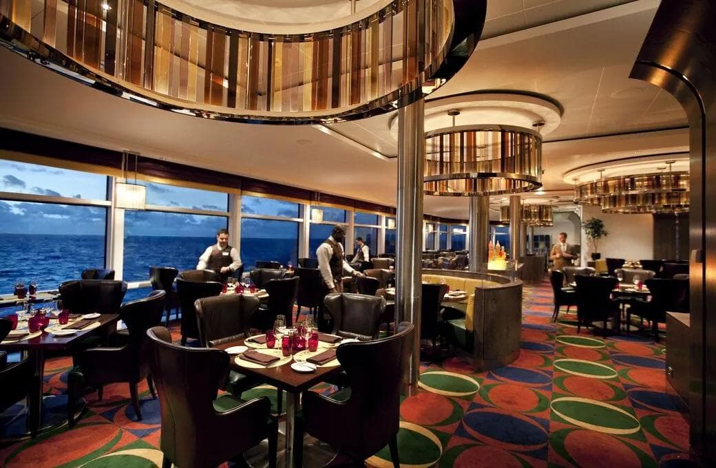 Лайнер Celebrity Solstice, компании Celebrity Cruises. Фото 1