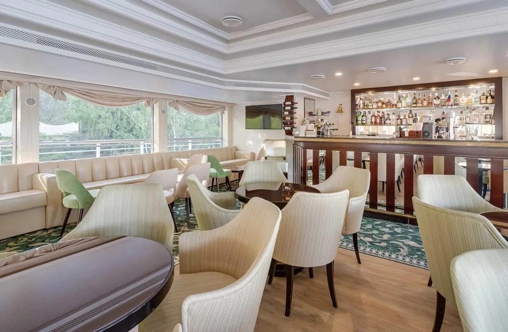 Лайнер Генерал Лавриненков , компании Донинтурфлот. Фото 1