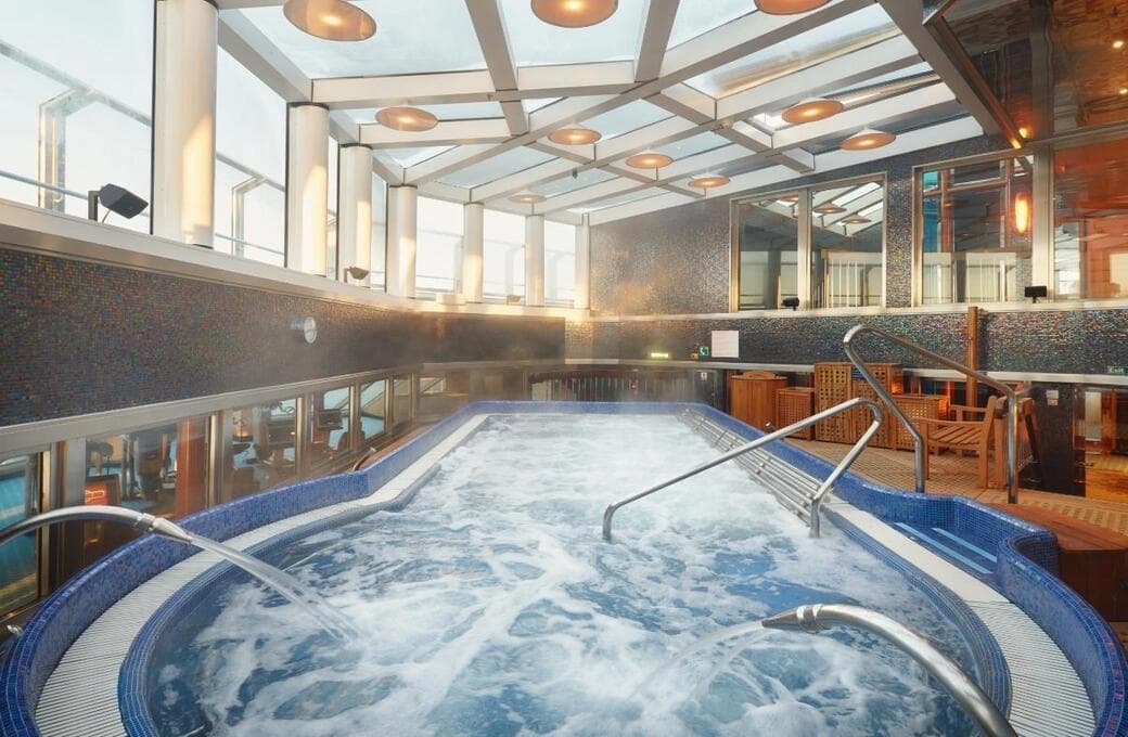 Лайнер Costa Fascinosa, компании Costa Cruises. Фото 1