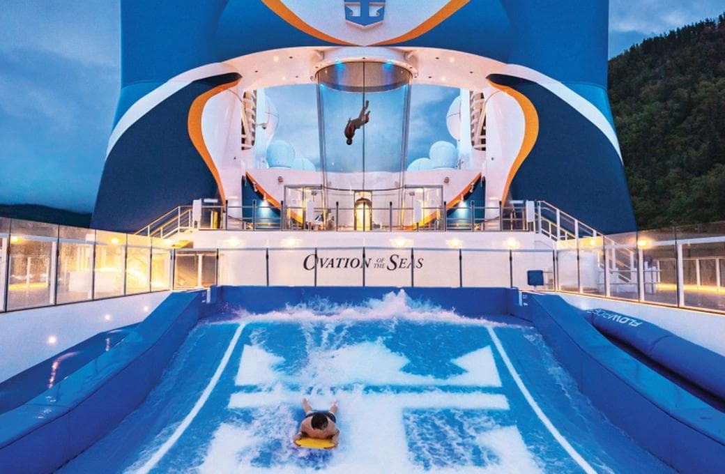 Лайнер Ovation Of The Seas, компании Royal Caribbean International. Фото 1