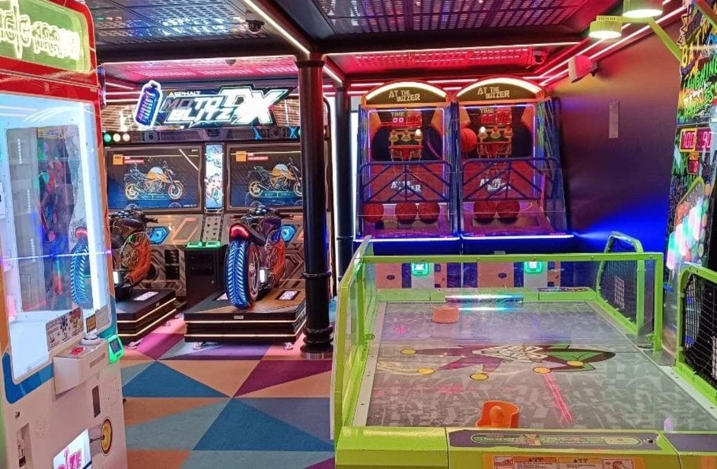 Лайнер Costa Smeralda, компании Costa Cruises. Фото 1