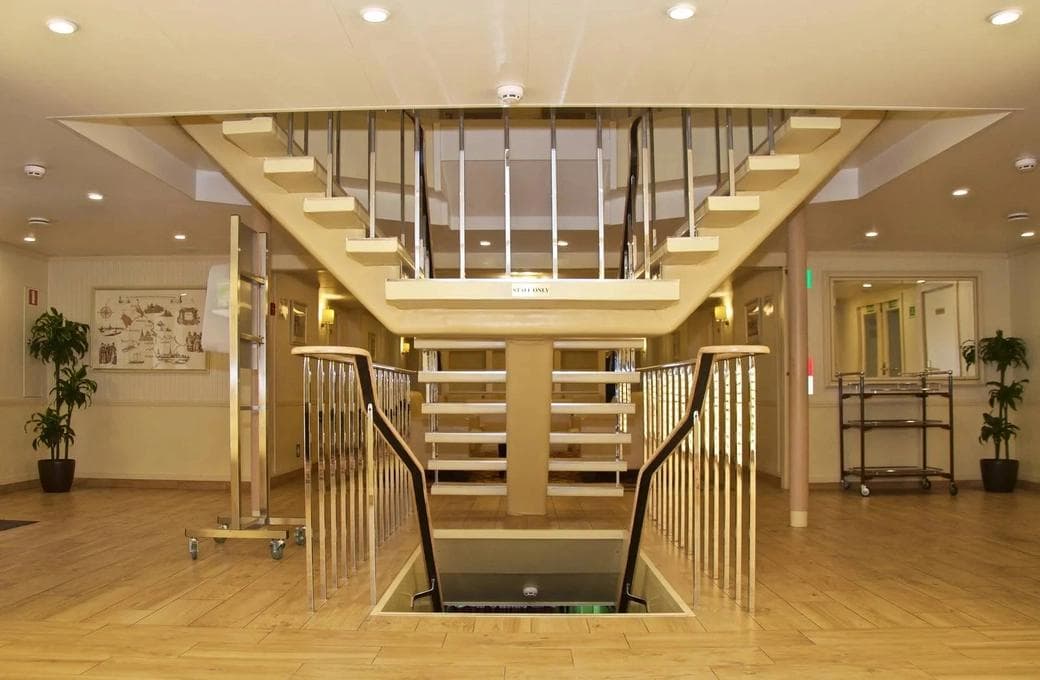 Лайнер Генерал Лавриненков , компании Донинтурфлот. Фото 1