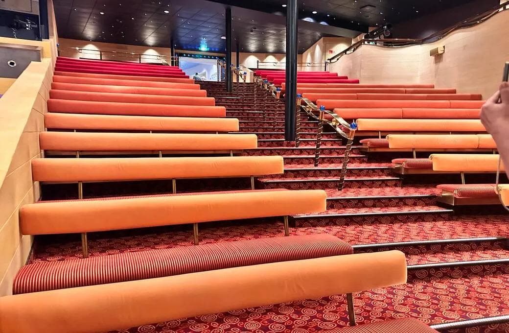 Лайнер Celestyal Discovery, компании Celestyal Cruises. Фото 1