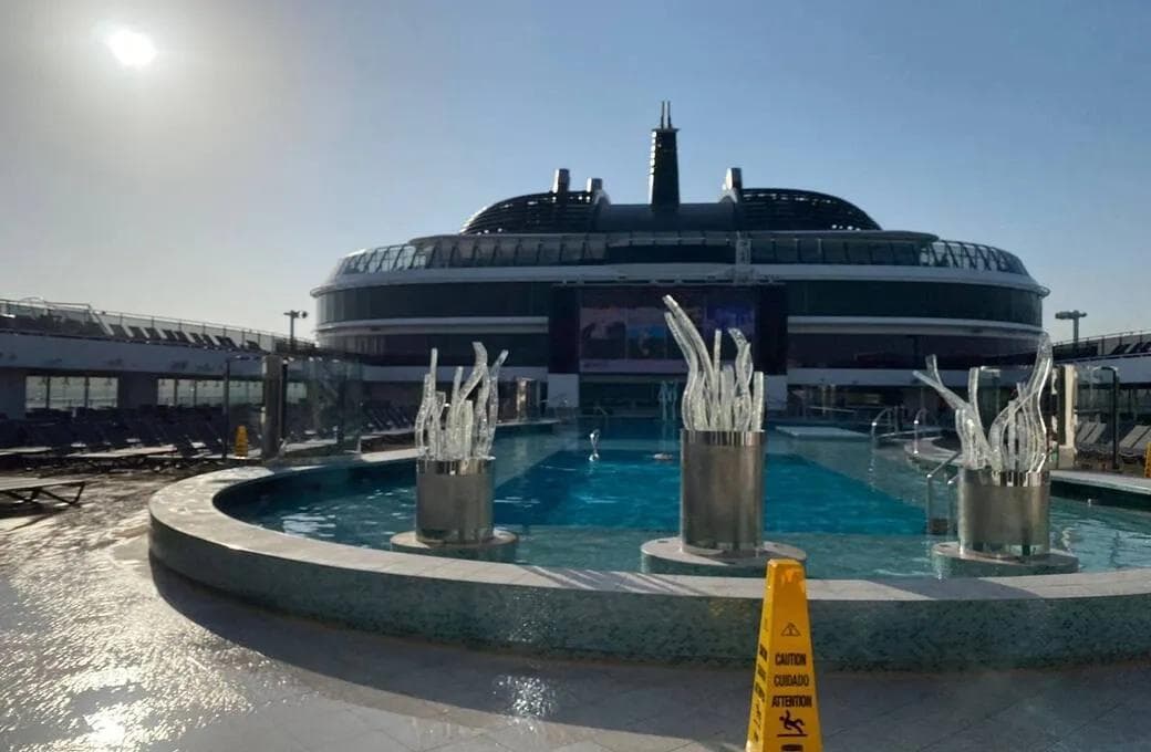 Лайнер MSC World Europa, компании MSC Crociere. Фото 1