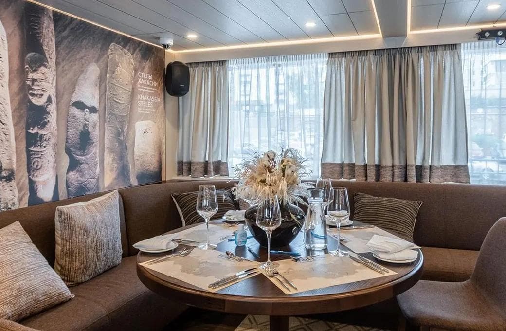 Лайнер Максим Горький, компании ВодоходЪ. Фото 1