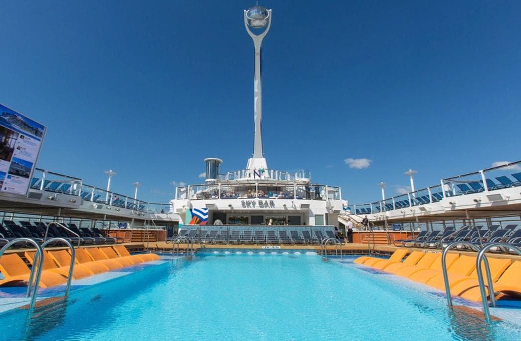 Лайнер Anthem Of The Seas, компании Royal Caribbean International. Фото 1