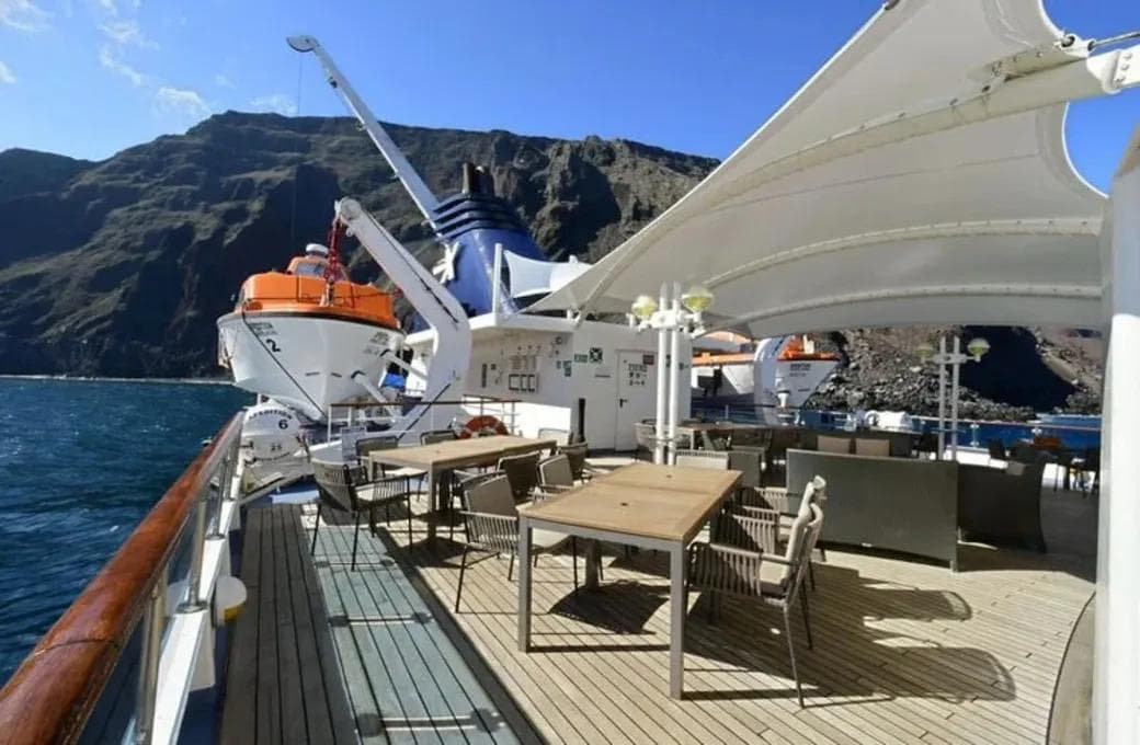 Лайнер Celebrity Xpedition, компании Celebrity Cruises. Фото 1