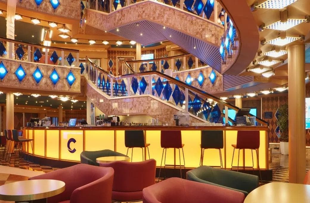 Лайнер Costa Favolosa, компании Costa Cruises. Фото 1