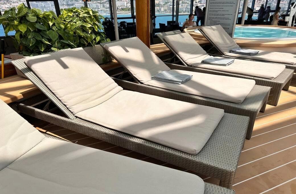 Лайнер Celebrity Infinity, компании Celebrity Cruises. Фото 1