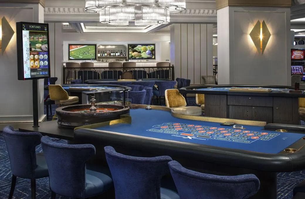 Лайнер Celebrity Millennium, компании Celebrity Cruises. Фото 1