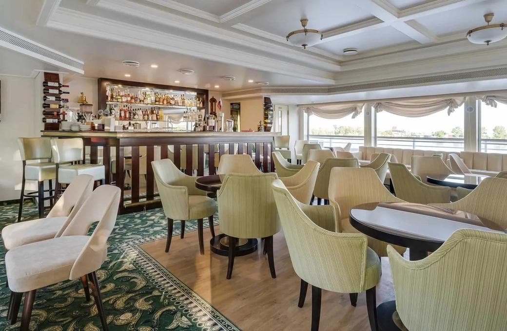 Лайнер Генерал Лавриненков , компании Донинтурфлот. Фото 1