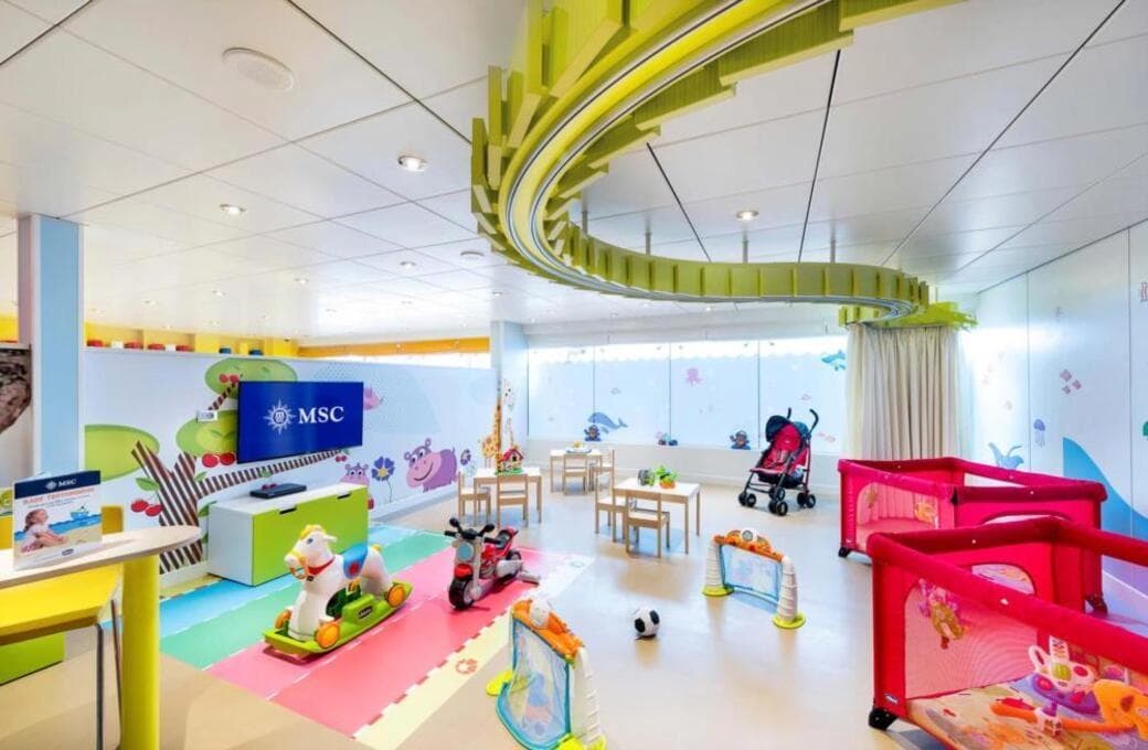 Лайнер MSC Lirica, компании MSC Crociere. Фото 1