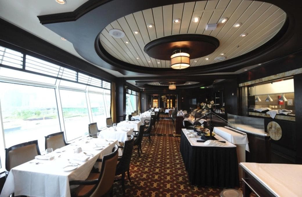 Лайнер Voyager Of The Seas, компании Royal Caribbean International. Фото 1