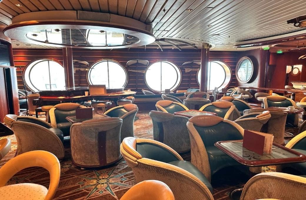 Лайнер Voyager Of The Seas, компании Royal Caribbean International. Фото 1