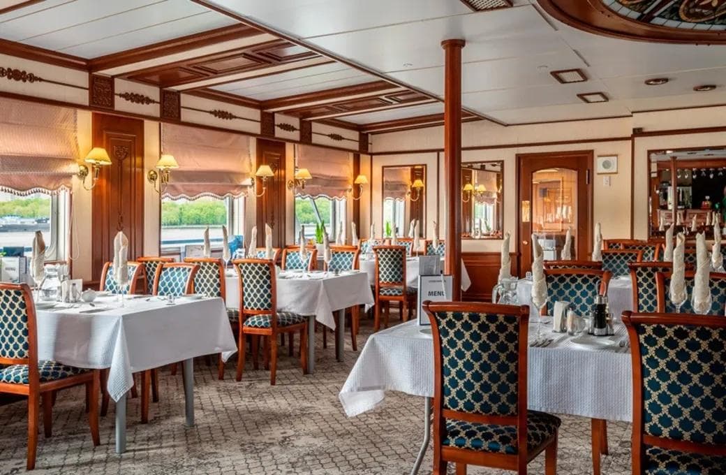 Лайнер Лунная соната, компании Созвездие. Фото 1