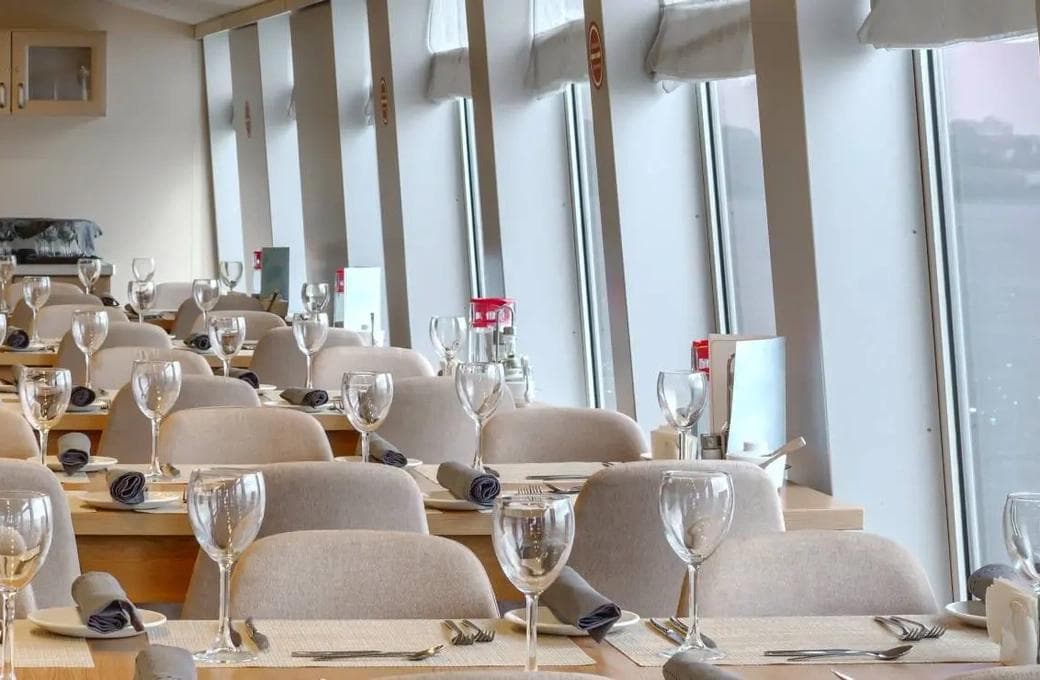 Лайнер Мстислав Ростропович, компании ВодоходЪ. Фото 1