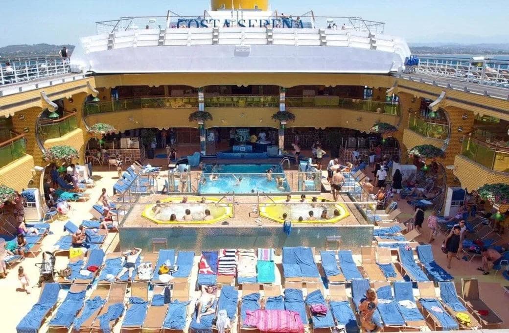 Лайнер Costa Serena, компании Costa Cruises. Фото 1