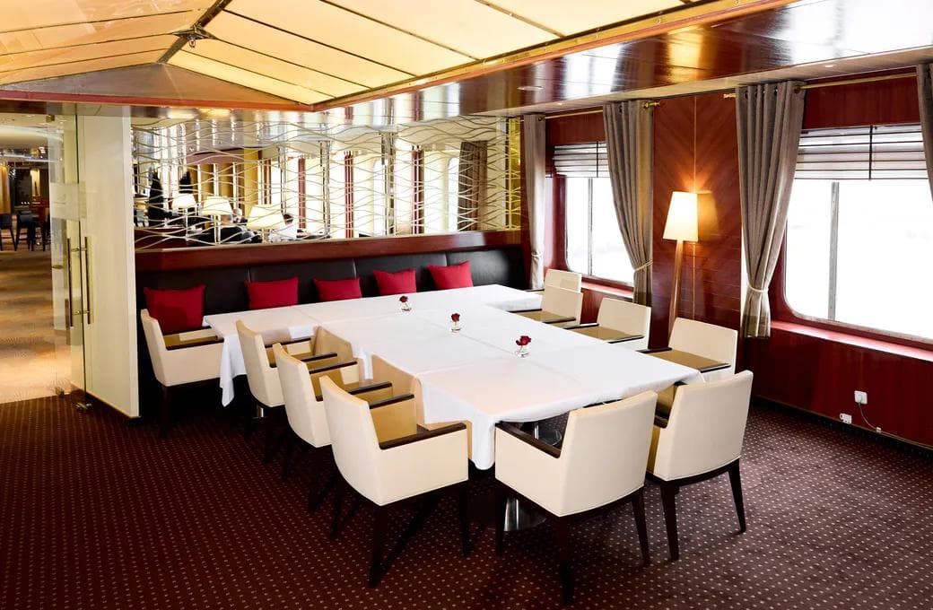 Лайнер Astoria Grande, компании Astoria Grande Cruises. Фото 1