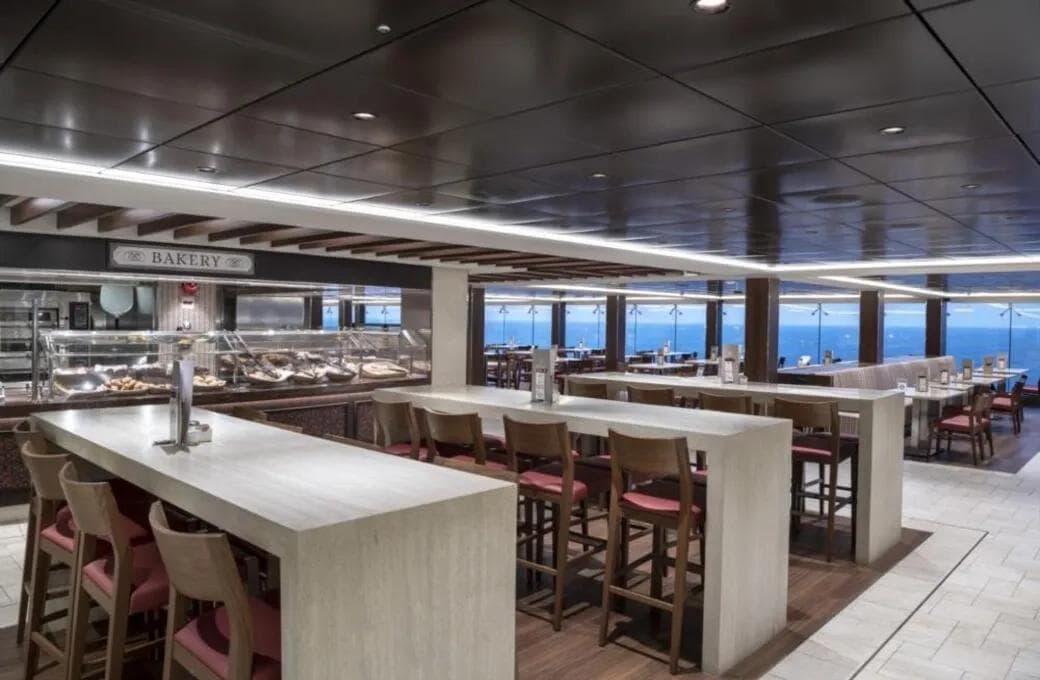 Лайнер MSC Bellissima, компании MSC Crociere. Фото 1