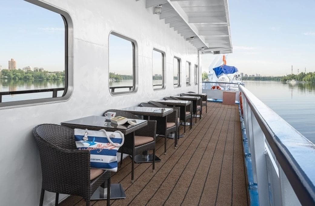 Лайнер Лебединое озеро, компании Созвездие. Фото 1