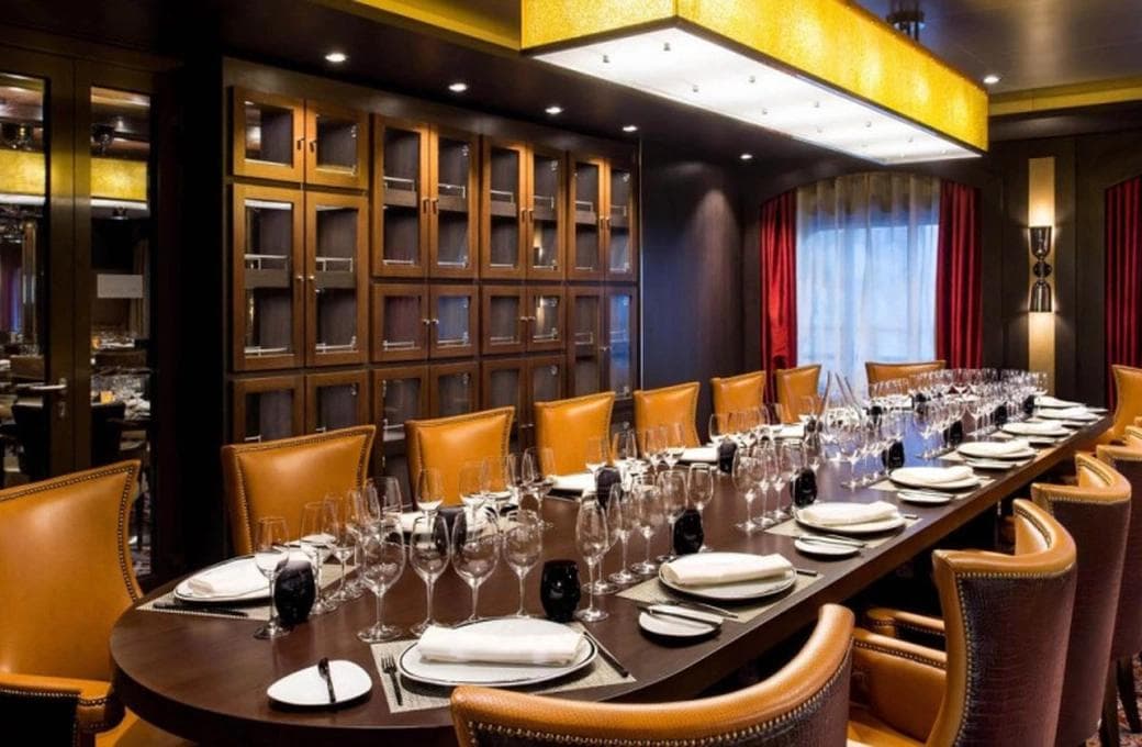 Лайнер Oasis Of The Seas, компании Royal Caribbean International. Фото 1