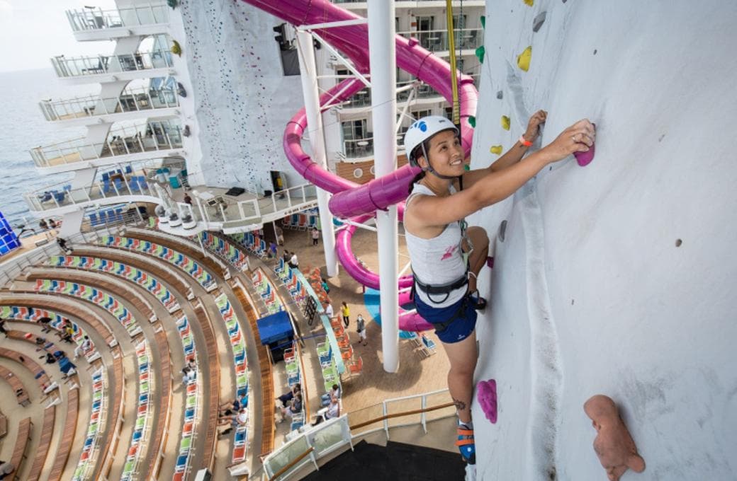 Лайнер Harmony Of The Seas, компании Royal Caribbean International. Фото 1