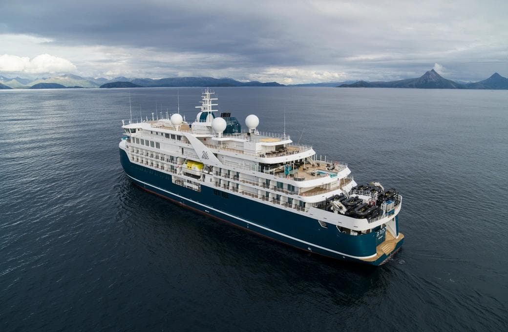 Лайнер SH Vega, компании Swan Hellenic. Фото 1