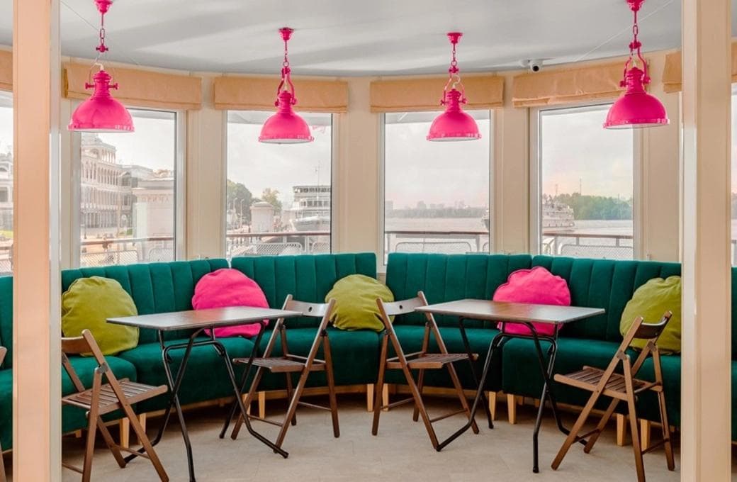 Лайнер Н.А. Некрасов, компании Созвездие. Фото 1